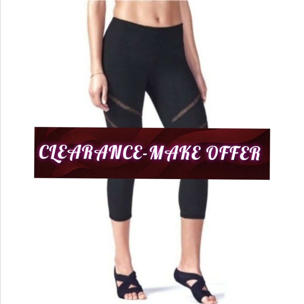 NWT Fabletics Alessia Capri size XS
